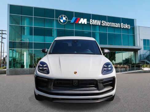 Used 2023 Porsche Macan Turbo AWD/4WD image 2