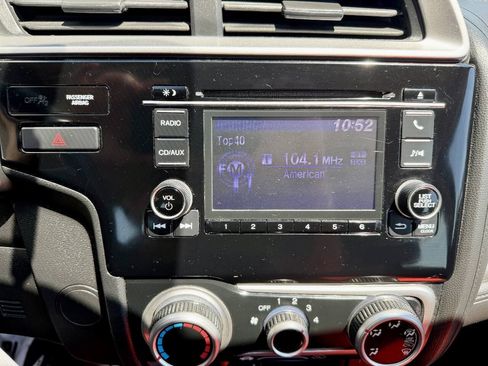 Used 2017 Honda Fit LX image 39