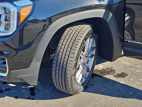 Used 2024 GMC Terrain SLT image 35