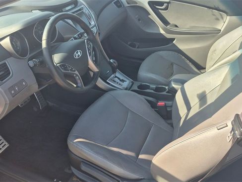 Used 2013 Hyundai Elantra SE w/ Technology Pkg image 8