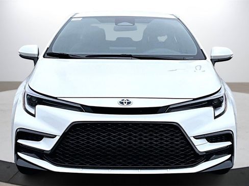Used 2024 Toyota Corolla LE image 3
