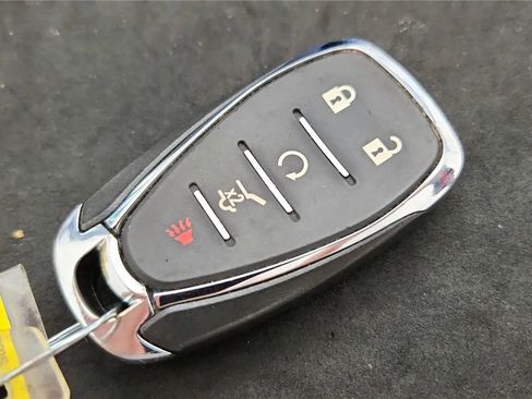 Used 2023 Chevrolet Traverse Premier FWD image 21