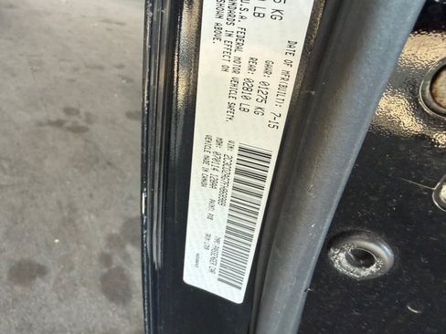 Used 2015 Dodge Challenger SXT RWD image 18