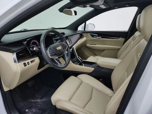 Used 2017 Cadillac XT5 Luxury w/ Driver Awareness Package FWD image 16