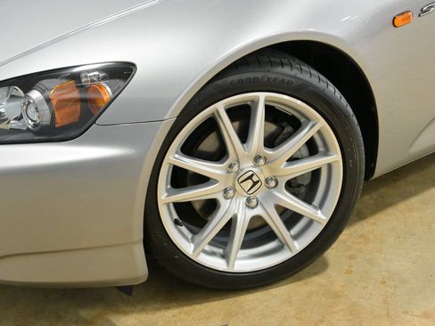 Used 2005 Honda S2000 image 4