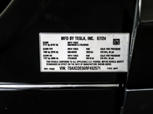Used 2024 Tesla Model X image 25