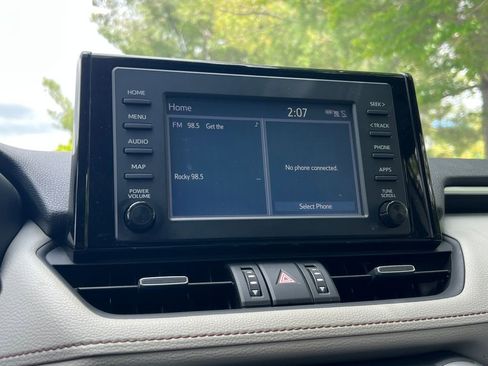 Used 2019 Toyota RAV4 XLE Premium w/ Cold Weather Package AWD/4WD image 28
