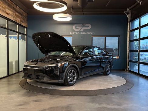 Used 2025 Kia K4 FWD image 23