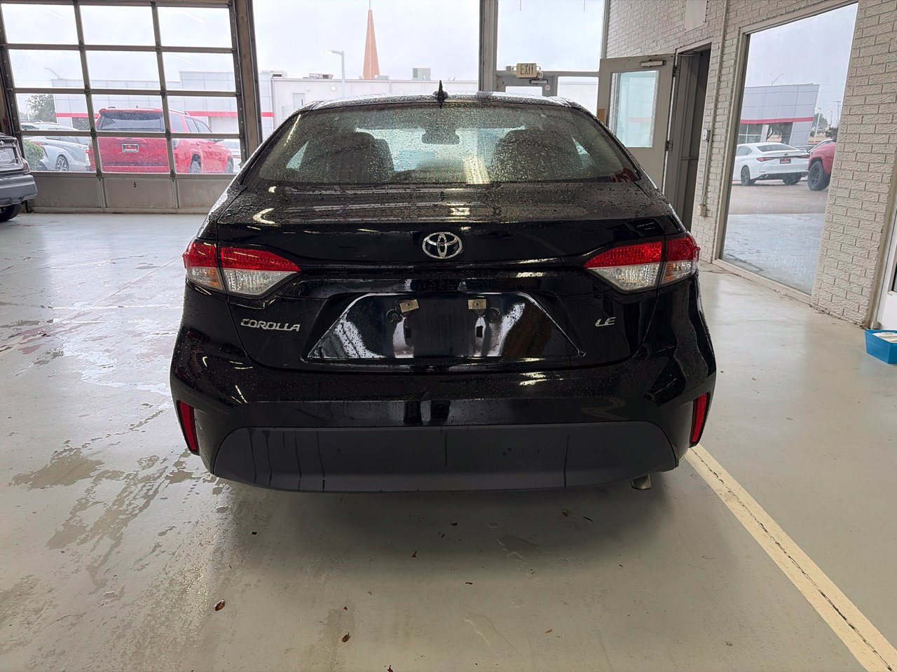 Used 2025 Toyota Corolla LE FWD image 5