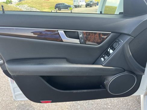 Used 2014 Mercedes-Benz C 250 Sedan image 26