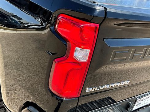 Used 2022 Chevrolet Silverado 1500 RST w/ Texas Edition Plus AWD/4WD image 28