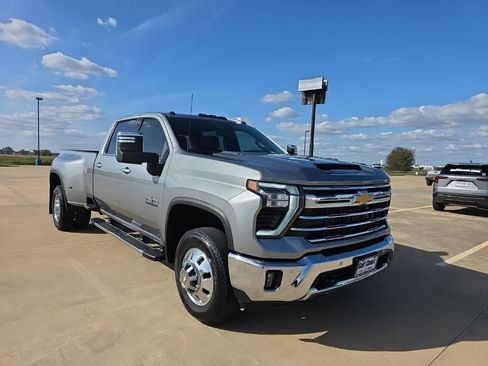 Used 2024 Chevrolet Silverado 3500 LTZ w/ LTZ Texas Edition image 3