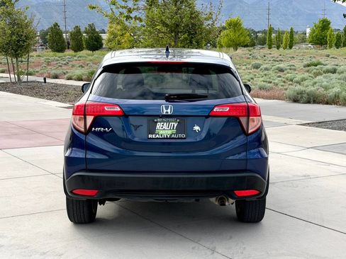 Used 2017 Honda HR-V EX image 6