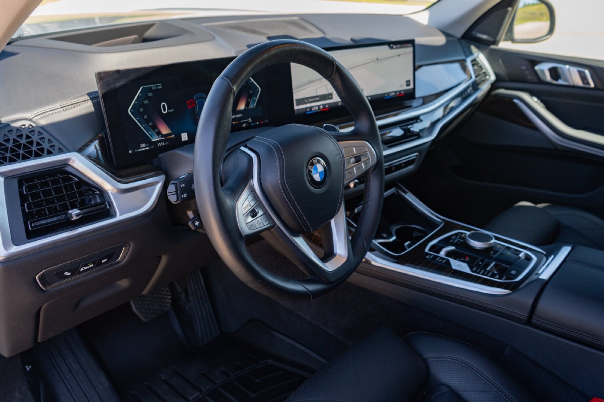 Used 2024 BMW X7 xDrive40i w/ Premium Package AWD/4WD image 8