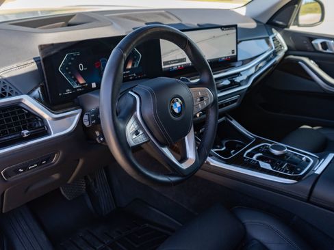 Used 2024 BMW X7 xDrive40i w/ Premium Package AWD/4WD image 8