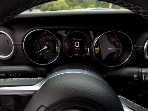 Certified 2022 Jeep Wrangler Unlimited Sahara AWD/4WD image 18