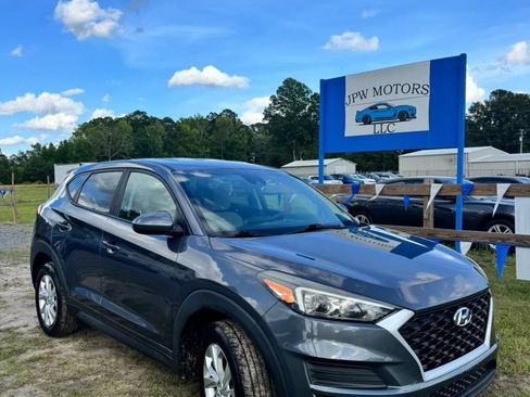 Used 2019 Hyundai Tucson SE w/ Cargo Package FWD image 2