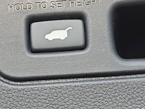 New 2025 Honda Pilot Touring image 13