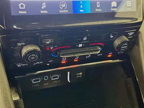 Used 2022 Jeep Grand Cherokee L Limited image 24