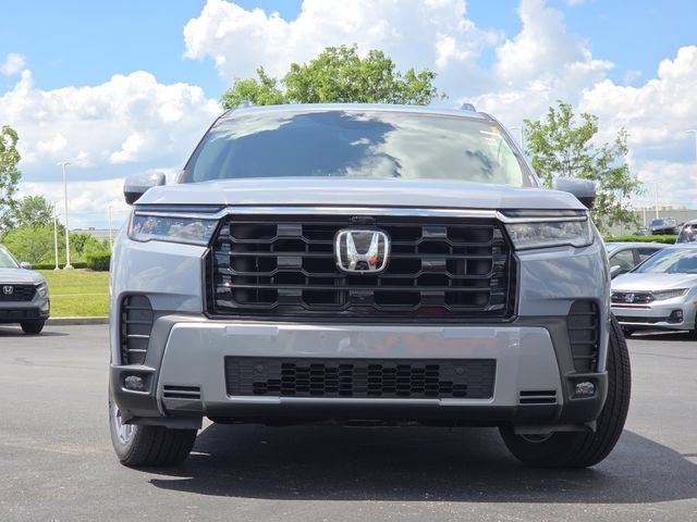 New 2026 Honda Pilot Touring image 5