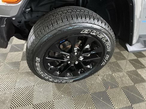 Used 2023 Jeep Wrangler Unlimited Sahara AWD/4WD image 10