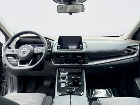 Used 2023 Nissan Rogue SV image 14