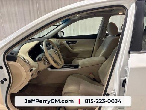 Used 2013 Nissan Altima 3.5 SV w/ Navigation Pkg FWD image 9