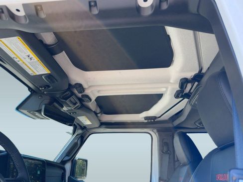 New 2025 Jeep Wrangler Unlimited Rubicon image 13