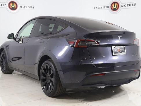 Used 2024 Tesla Model Y Long Range AWD/4WD image 4
