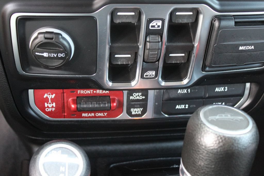 Used 2021 Jeep Gladiator Rubicon AWD/4WD image 16