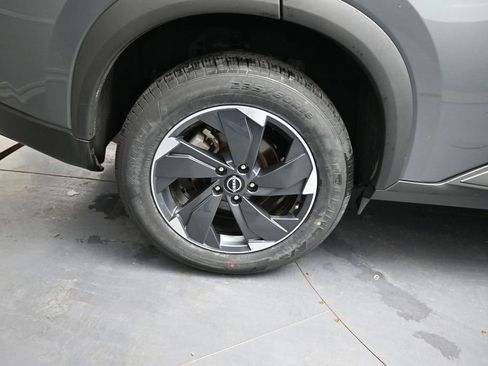 Used 2025 Nissan Rogue SV AWD/4WD image 15