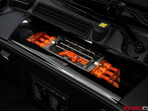 Used 2024 Ferrari SF90 Spider image 12