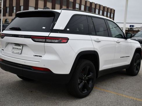 New 2025 Jeep Grand Cherokee Limited w/ Black Appearance Package AWD/4WD image 6