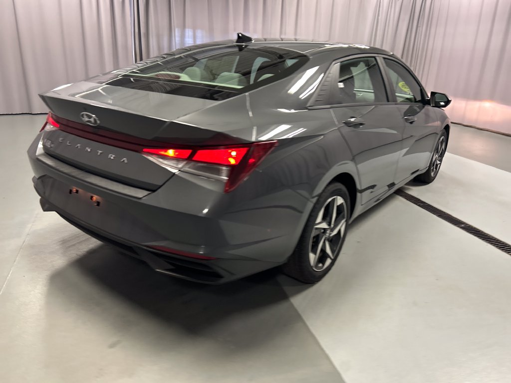 Used 2023 Hyundai Elantra SEL w/ Convenience Package FWD image 7