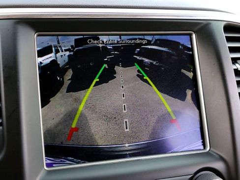 Used 2018 Jeep Grand Cherokee Overland RWD image 17