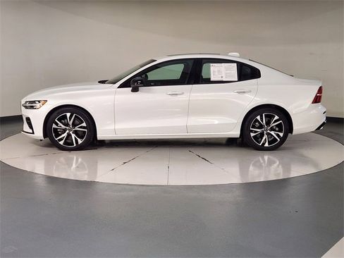 Used 2024 Volvo S60 B5 Core image 5