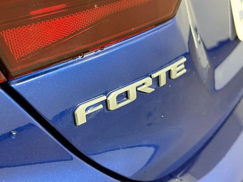 Used 2023 Kia Forte LXS FWD image 7