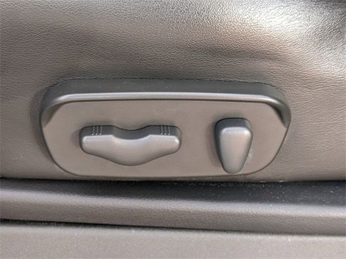 Used 2021 Nissan Frontier PRO-4X w/ Pro-4x Utility Package image 16