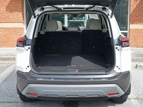 Used 2023 Nissan Rogue SV w/ SV Premium B Package FWD image 9