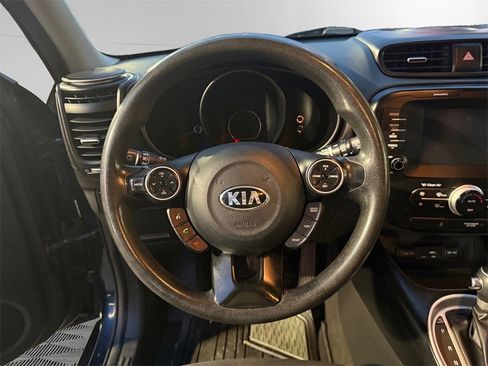 Used 2018 Kia Soul + image 25