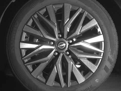 Used 2025 Nissan Altima 2.5 SV image 9