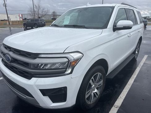 Used 2024 Ford Expedition XLT image 1