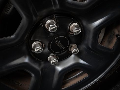 Used 2025 Jeep Wrangler Sport image 8