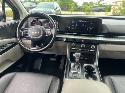 Certified 2022 Kia Carnival LX FWD image 15
