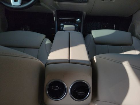 Used 2023 Mercedes-Benz GLB 250 4MATIC image 9