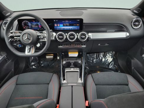 Certified 2026 Mercedes-Benz GLB 35 AMG 4MATIC image 11