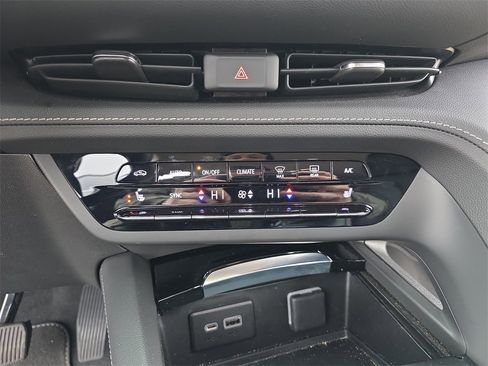 Certified 2023 Buick Envision Essence image 21