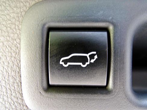 Used 2022 Toyota Highlander Platinum image 19