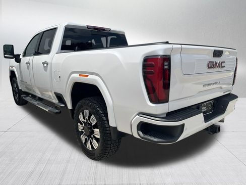 Used 2024 GMC Sierra 3500 Denali w/ Technology Package AWD/4WD image 6