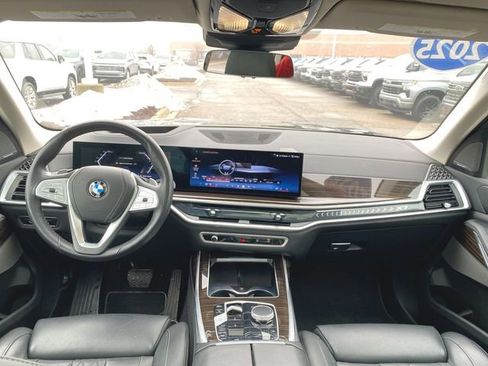 Used 2025 BMW X7 xDrive40i image 21